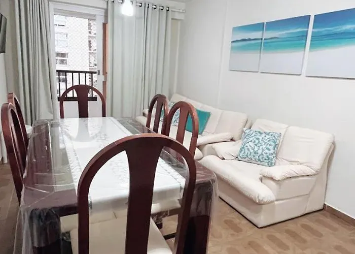 APARTAMENTO 93 Guarujá Pitangueiras Pé na Areia Vista para o Mar 9º Andar